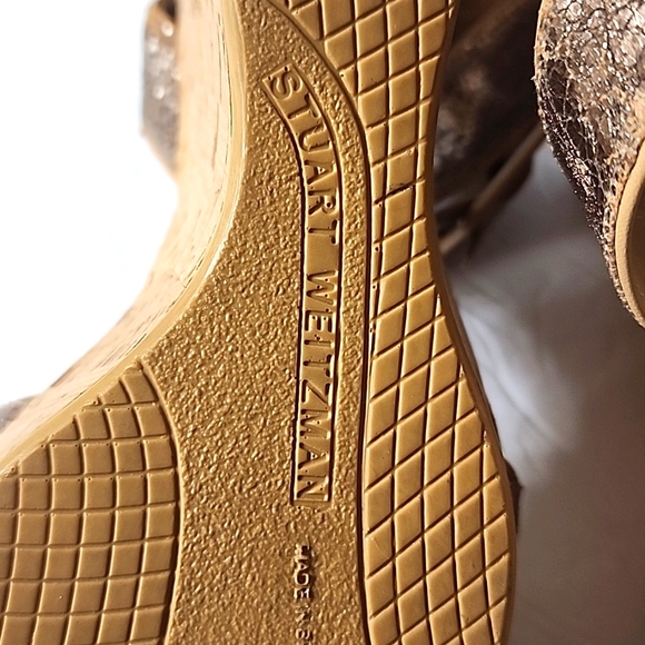Stuart Weitzman Metallic Silver Embossed Suede Cross Strap Cork Wedge Sandal sz - Picture 7 of 11